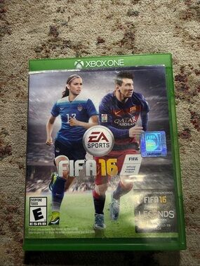 FIFA 16 Xbox One Game - Green Case